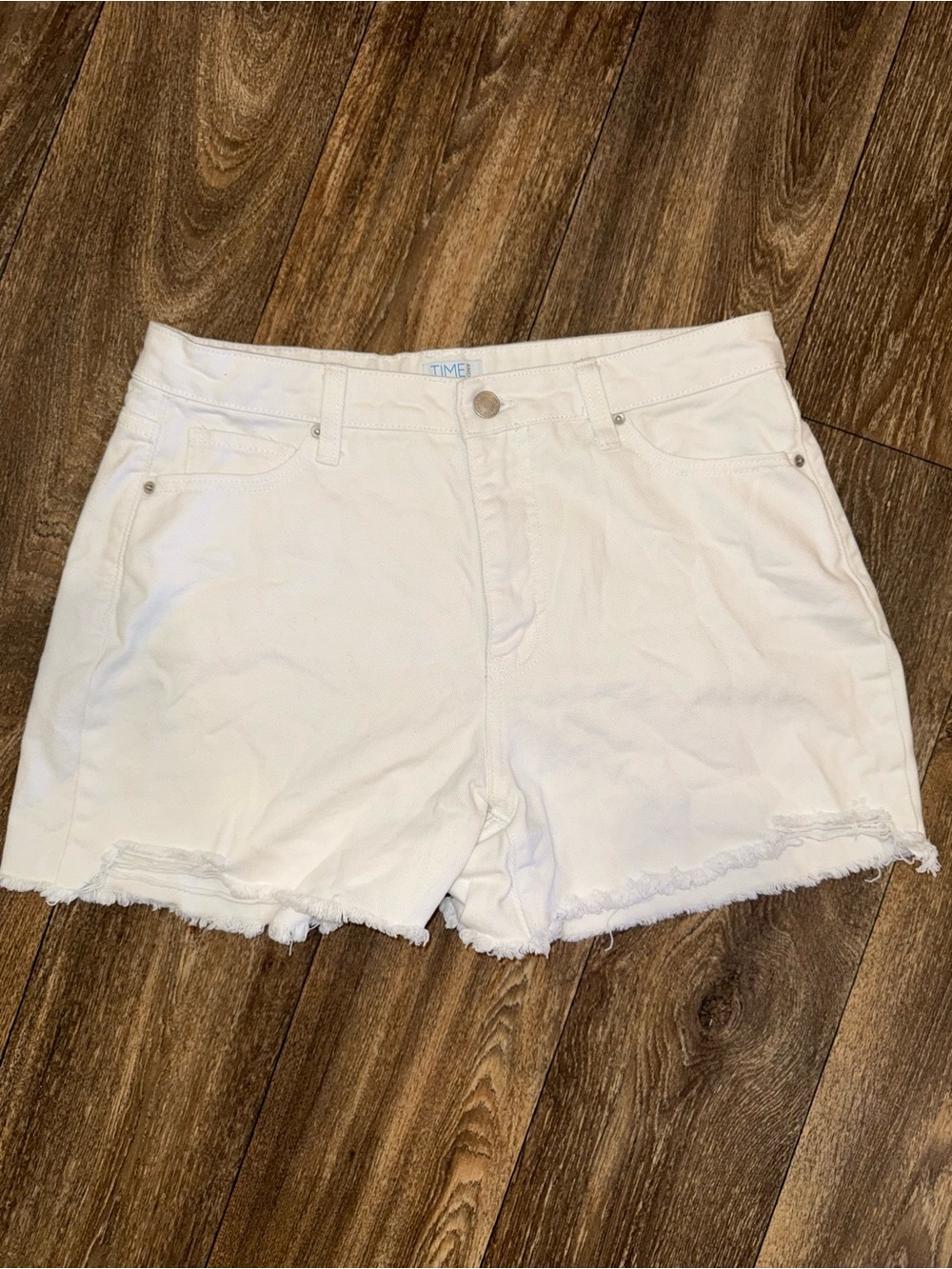 Time and Tru White High-Rise Frayed Hem Denim Shorts